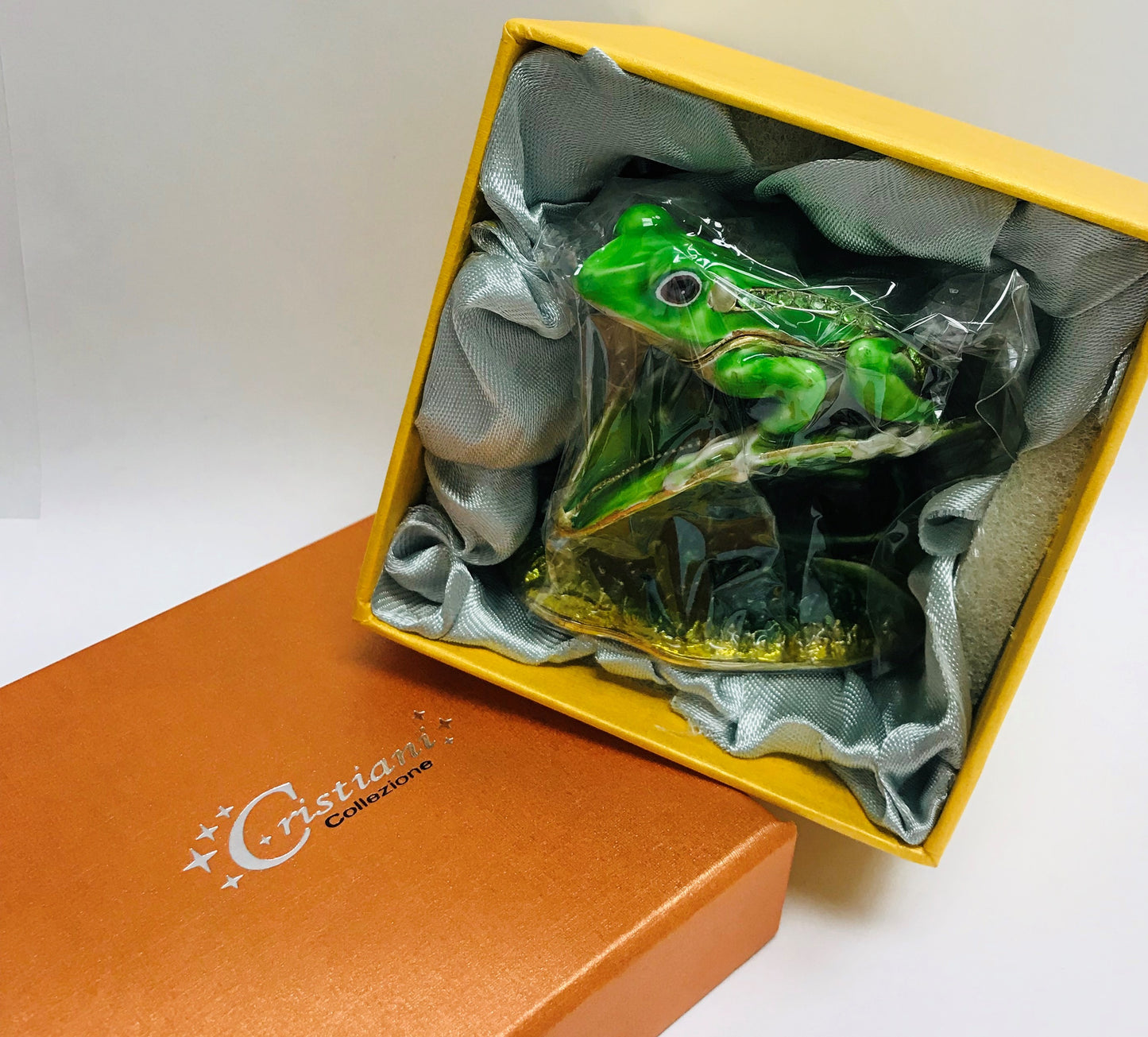 Cristiani Collezione Frog on leave Trinket Box.